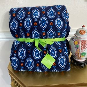 Vera Bradley Cozy PLUSH Throw Blanket